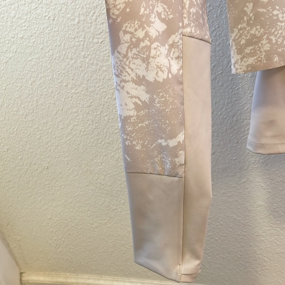 REI Women’s Jacket Size XSmall - Picture 7 of 12